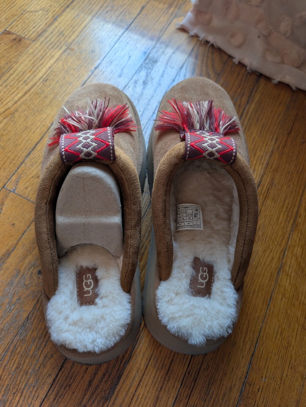 NWOT UGG Women's Tazzle Slippers Chestnut Suede Platform Tassel Mules Size 8 - Picture 3 of 7